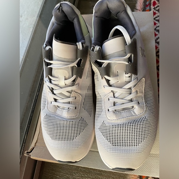 Size 7 On Cloudrift tennis shoes - Picture 6 of 7